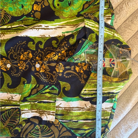 Vintage Hawaiian button up shirt - Picture 6 of 9